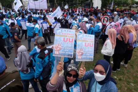 1 Doni Serang Ratusan Buruh Gruduk Kantor Gubernur Banten 3 1