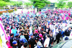 Doni Serang Buruh Gruduk Kantor Gubernur Banten 2