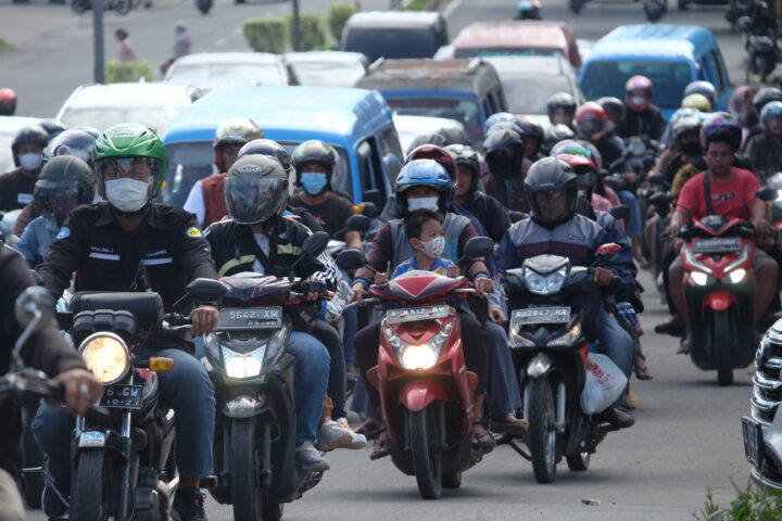 1 Doni Serang Jalan Raya Cilegon Kota Serang Arah Jakarta Ramai Lancar 7