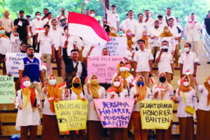 1 Doni Serang Dalih Sudah Bekerja Belasan Tahun Ratusan Honorer Banten Tuntut Diangkat CPNS dan P3K Tanpa Test 2 1