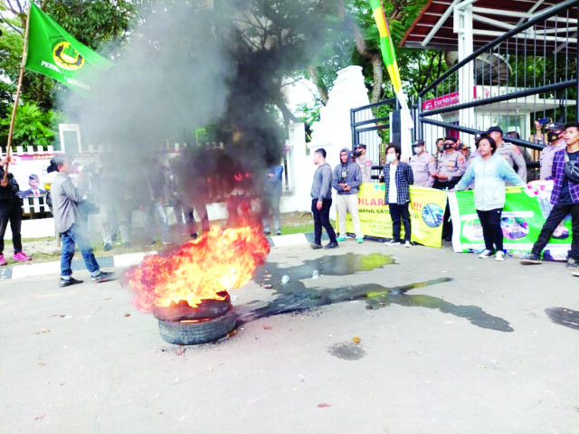 1 DEMO MAHASISWA