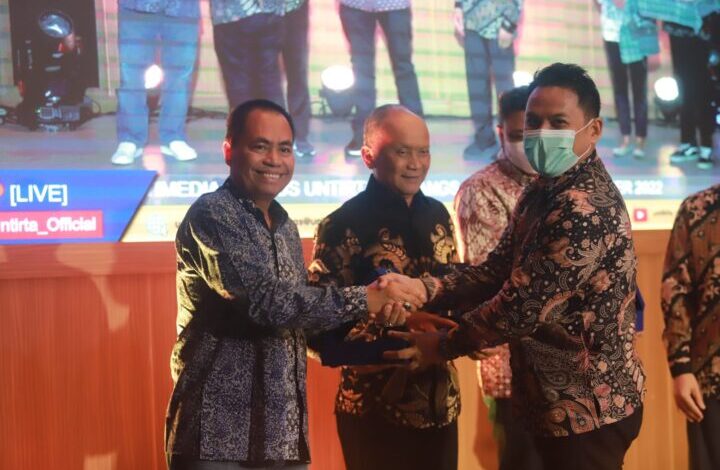 Banten Raya Raih Penghargaan Mitra Strategis Untirta