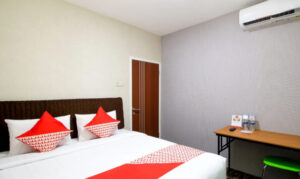 4. Super OYO 217 A1 Hotel