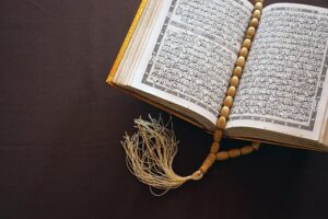 6 Tips Khatam Al Qur'an Di Bulan Ramadhan; Kamu Wajib Terapkan