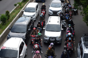 Doni Serang Jalan Ahmad Yani Kota Serang Masih Ramai Lancar Dilintasi Pemudik Arus Balik 1