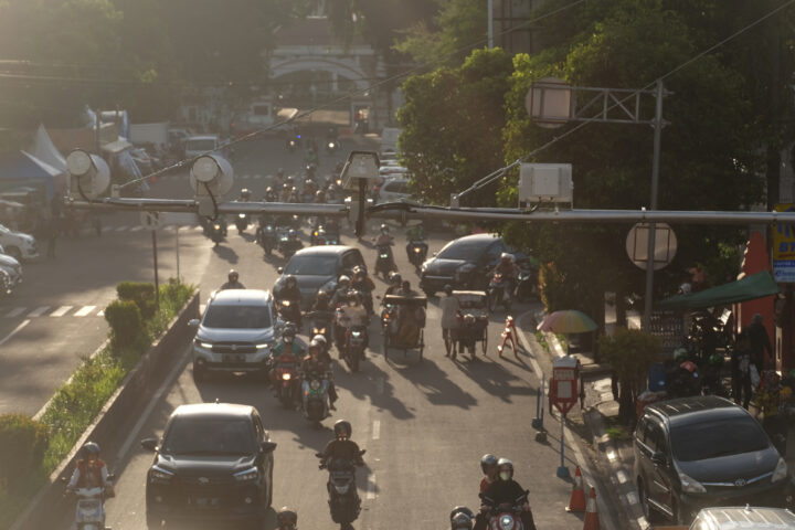 Doni Serang Jalan Veteran Kota Serang Dipaang CCTV E TLE 1