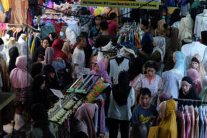 Doni Serang Jelang Sore Hari Rau Trade Centre Ramai Pembeli 4