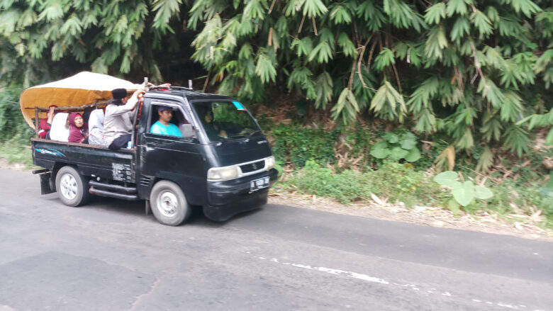 Doni Serang Mobil Losbak Muatan Orang Sangat Berbahaya 1