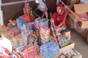 Doni Serang Penjual Kembang Api Saat Ramadan di Kota Serang Marak 3