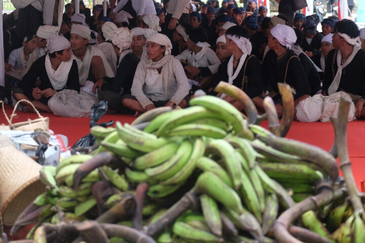 Doni Serang Persembahkan Hasil Bumi 1