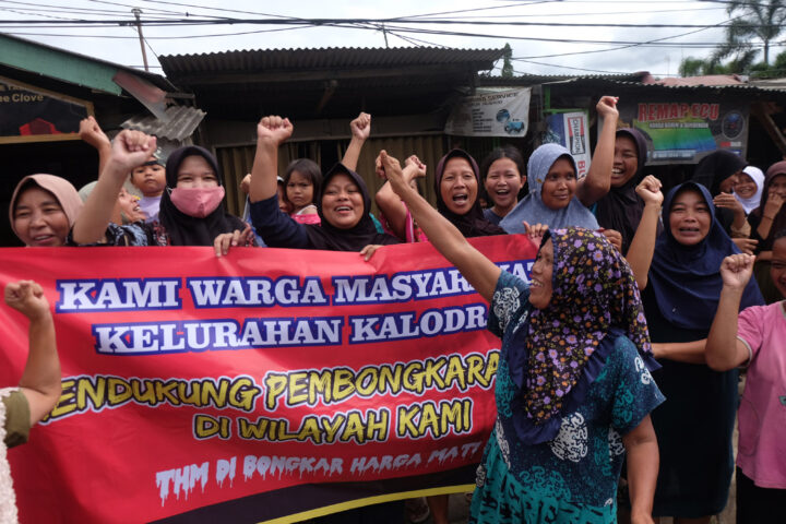 Doni Serang Puluhan Emak Emak Unras Dukung Pembongkaran THM Kalodran Kota Serang 7