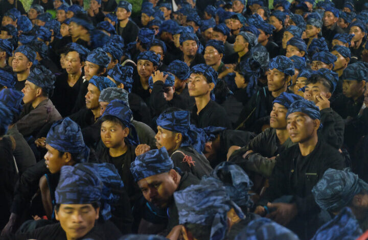 Ribuan Suku Baduy Hening Saat Ritual Prosesi Seba Baduy