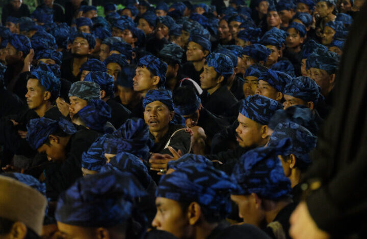 Ribuan Suku Baduy Hening Saat Ritual Prosesi Seba Baduy