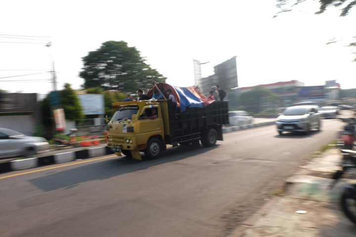 Truk Muatan Orang Saat Libur Lebaran Marak – Bantenraya.co.id