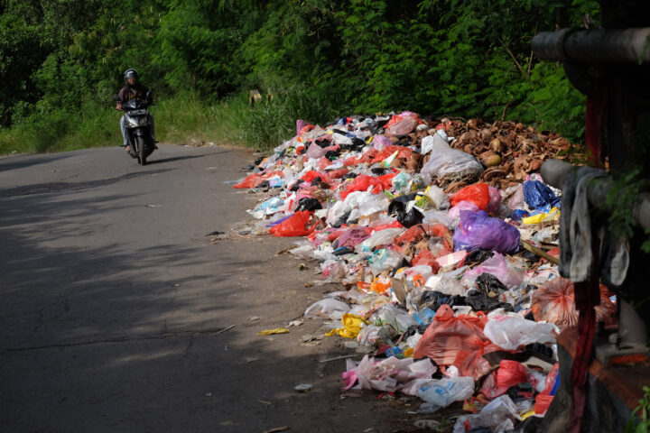 Doni serang Sampah Liar Makin Numpuk di Kota Serang 1