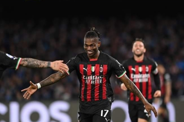 AC Milan tunda pesta Napoli