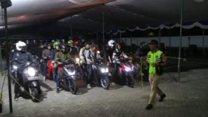 Pemudik Motor di Pelabuhan Ciwandan