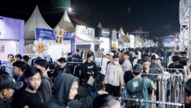 Banten Creative Festival sukses raup perputaran transaksi hingga Rp 18 miliar. Itu dihitung dari penjualan bazaar clothing, UMKM dan pasar murah.