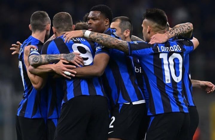 Inter Milan bermain imbang melawan Benfica dengan skor 3-3 pada leg kedua perempat final Liga Champions 2022-2023. Inter Milan pun ke semifinal menang agregat gol 5-3.