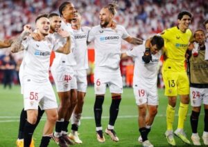 Sevilla singkirkan Manchester United dengan skor 3-0 dalam laga leg kedua perempat final Liga Eropa 2022-2023. Sevilla pun ke semifinal Liga Eropa.