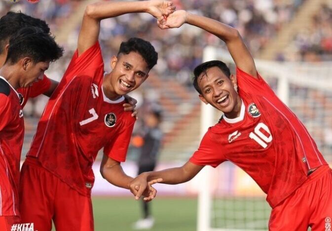 Timnas Indonesia U-22 mampu menggunduli Timnas Filipina dengan skor 3-0 pada laga perdana babak penyisihan Grup A Sea Games 2023 di Olympic Stadium, Phnom Phen.