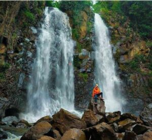 Rekomendasi Wisata Curug Yang Populer di Indonesia