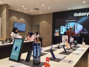 Suasana kunjungan di Samsung Experience Store Mall Of Serang pada Kamis, 28 April 2023 (Mia Reva/Banten Raya)