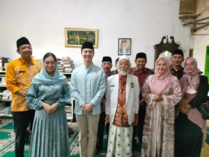 Rizka Amalia Ramadhani Natakusumah bersama calon suaminya Sanghohan silaturahmi ke Abuya Muhtadi Cidahu, Kecamatan Cadasari, Jumat 28 April 2023