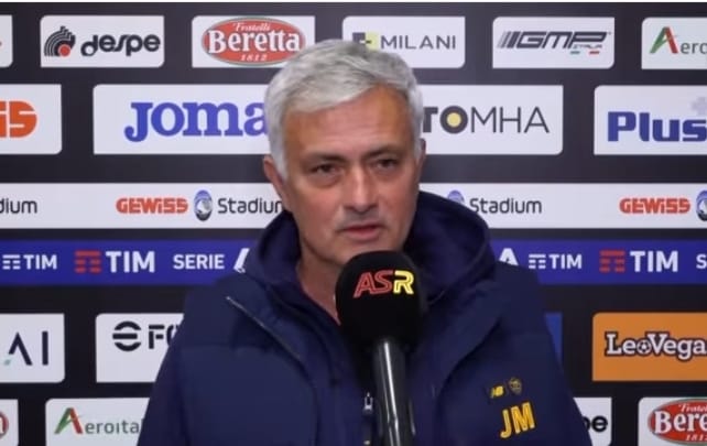 Pelatih AS Roma Jose Mourinho