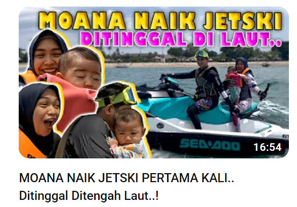 Ria Ricis mengajak moana main jetski.