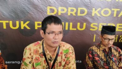 Komisi Pemilihan Umum (KPU) Kota Serang menyebutkan masih ada empat partai politik yang hingga kini belum upload dokumen bakal calon anggota dewan ke Silon.