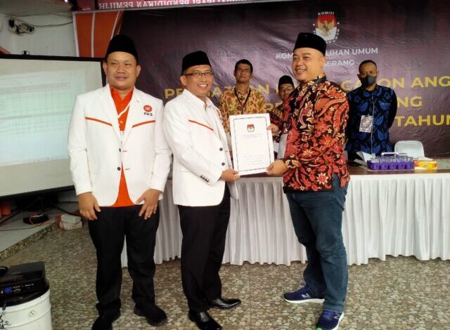Partai Keadilan Sejahtera (PKS) Kota Serang mendaftarkan sebanyak 45 bakal calon anggota DPRD Kota Serang ke kantor KPU Kota Serang, Ciceri, Rabu 10 Mei 2023.