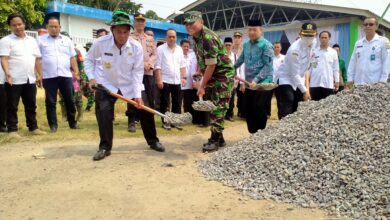 Pemerintah Kota (Pemkot) Serang membuka jalan di Lingkungan Priyayi Langgar, Kelurahan Mesjid Priyayi, Kecamatan Kasemen, Kota Serang, Rabu 24 Mei 2023.
