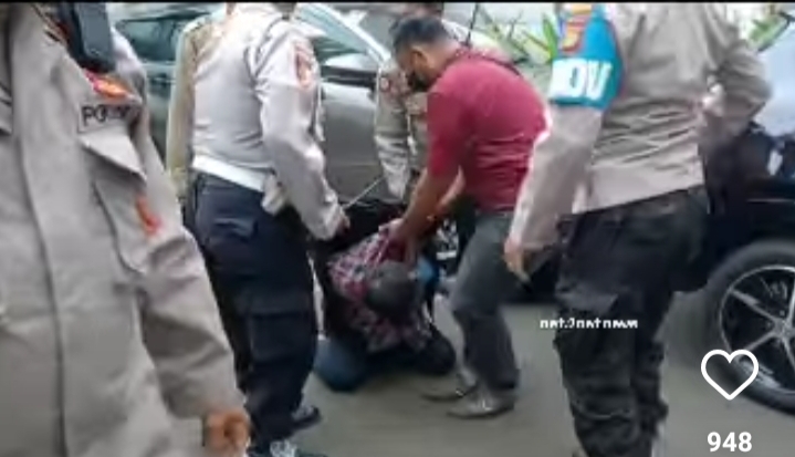 Pelaku penembak misterius Kantor Majelis Ulama Indonesia (MUI) di Menteng, Jakarta Pusat, dinyatakan tewas. Polisi pun saat ini tengah melakukan penyelidikan.