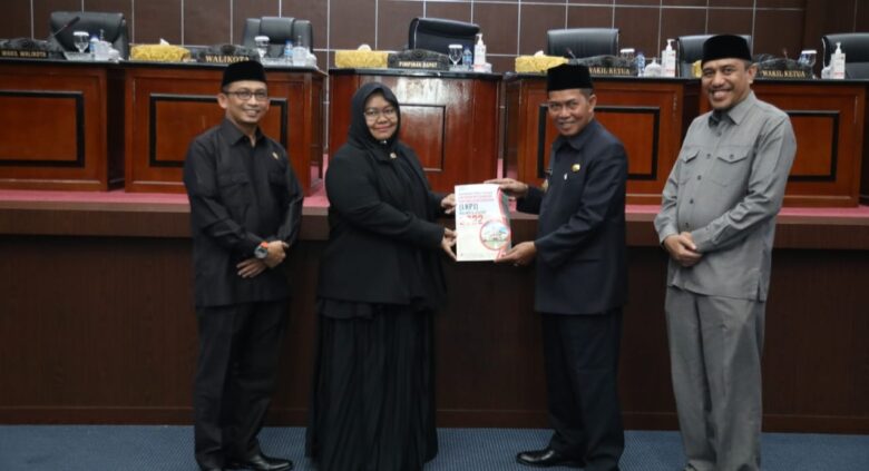 Walikota Serang Syafrudin mengakui pihaknya menerima beberapa catatan dari anggota Pansus Laporan Keterangan Pertanggungjawaban (LKPJ) DPRD Kota Serang.