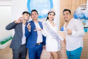 Wili Arisandi selaku pemilik Glowie Aesthetic Clinic bersama Puteri Indonesia Banten 2 Shinta Yuliasmi, Aktor Meidian Maladi, dan Penyanyi Dangdut sekaligus artis Saipul Jamil pada Grand Opening di Serang Agustus 2022