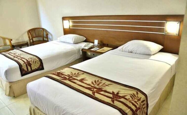 Bahari Inn, salah satu hotel murah di Tegal Barat. (Traveloka)