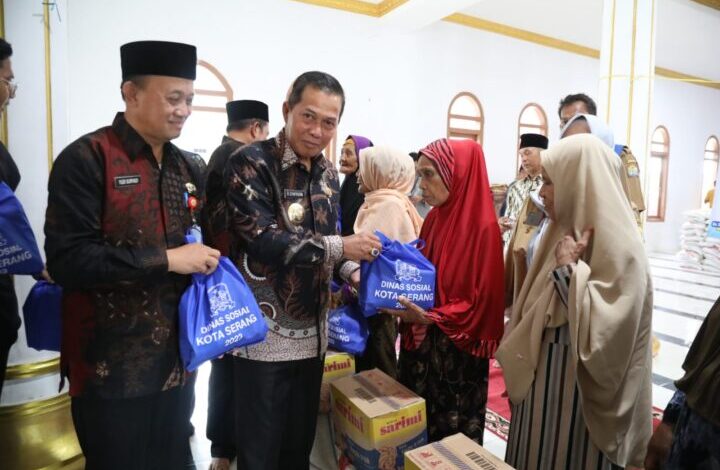 Sebanyak 84 janda lansia dan anak yatim mendapat bantuan berupa sembako dari Dinsos Kota Serang sebagai bentuk kepedulian Pemkot untuk masyarakat kurang mampu.