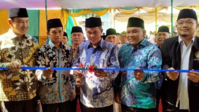 Walikota Serang Syafrudin resmikan Masjid Al Manshurin di Lingkungan Ciloang, Kelurahan Sumur Pecung, Kecamatan Serang, Kota Serang, Minggu 4 Juni 2023.