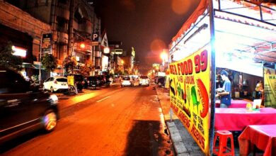 tempat kuliner malam hits dan legendaris di Braga Bandung 2023