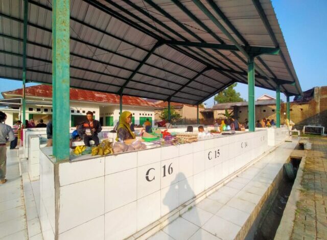 Pasar Banjarsari Kota Serang mulai dioperasikan kembali