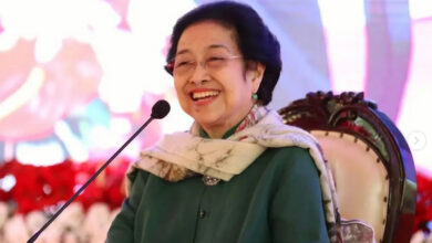 Megawati minta Jokowi bubarkan KPK