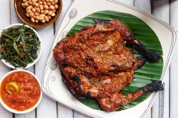 rekomendasi 5 ayam bakar termaknyus di Yogyakarta yang kamu udah cobain belum?