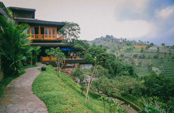 3 tempat makan enak di Bandung Dago Giri yang paling nyaman dan pemandangannya indah banget