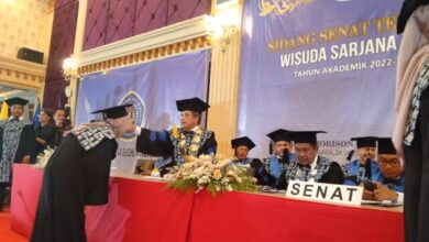 WISUDA: Rektor Universitas Setia Budhi Rangkasbitung mewisuda mahasiswa dari sejumlah faklutas di Hotel Horizon Pandeglang, Selasa 24 Oktober 2023 (Dok Panitia)