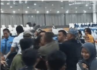 Mahasiswa teriaki Al Muktabar gagal memimpin Banten