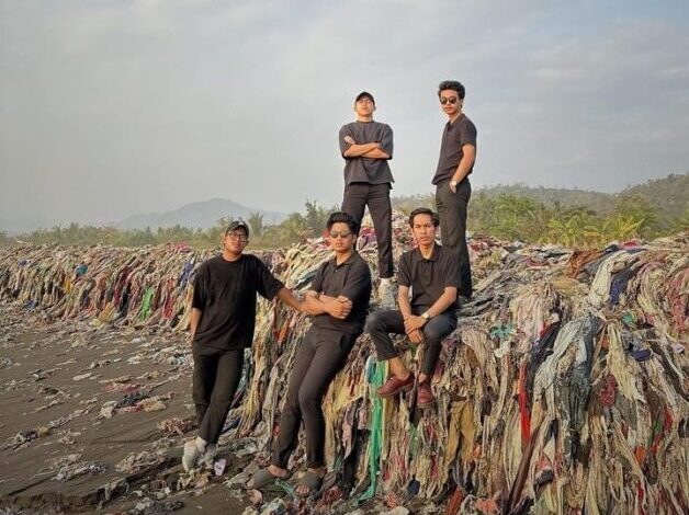 Pandawara Group mengajak warga Sukabumi bersihkan pantai terkotor nomor 4
