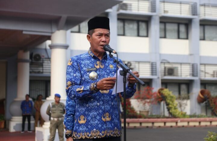 Walikota Serang Syafrudin membacakan sambutan dalam peringatan hari kesaktian Pancasila di Puspemkot Serang, Kota Serang, Senin (2/10/23). (Pemkot Serang untuk Bantenraya.co.id)
