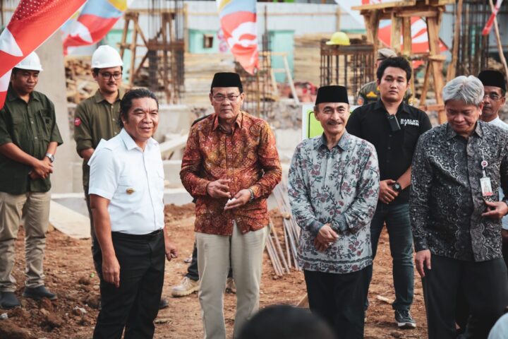 Pj Gubernur Banten Al Muktabar saar pembangunan gedung Bank Banten