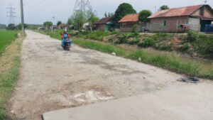 Doni Serang Beton Jalan Kenari Belum Tersambung 1